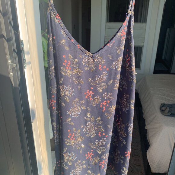 Navy blue Spaghetti strap blouse size s but flowy - Picture 2 of 3